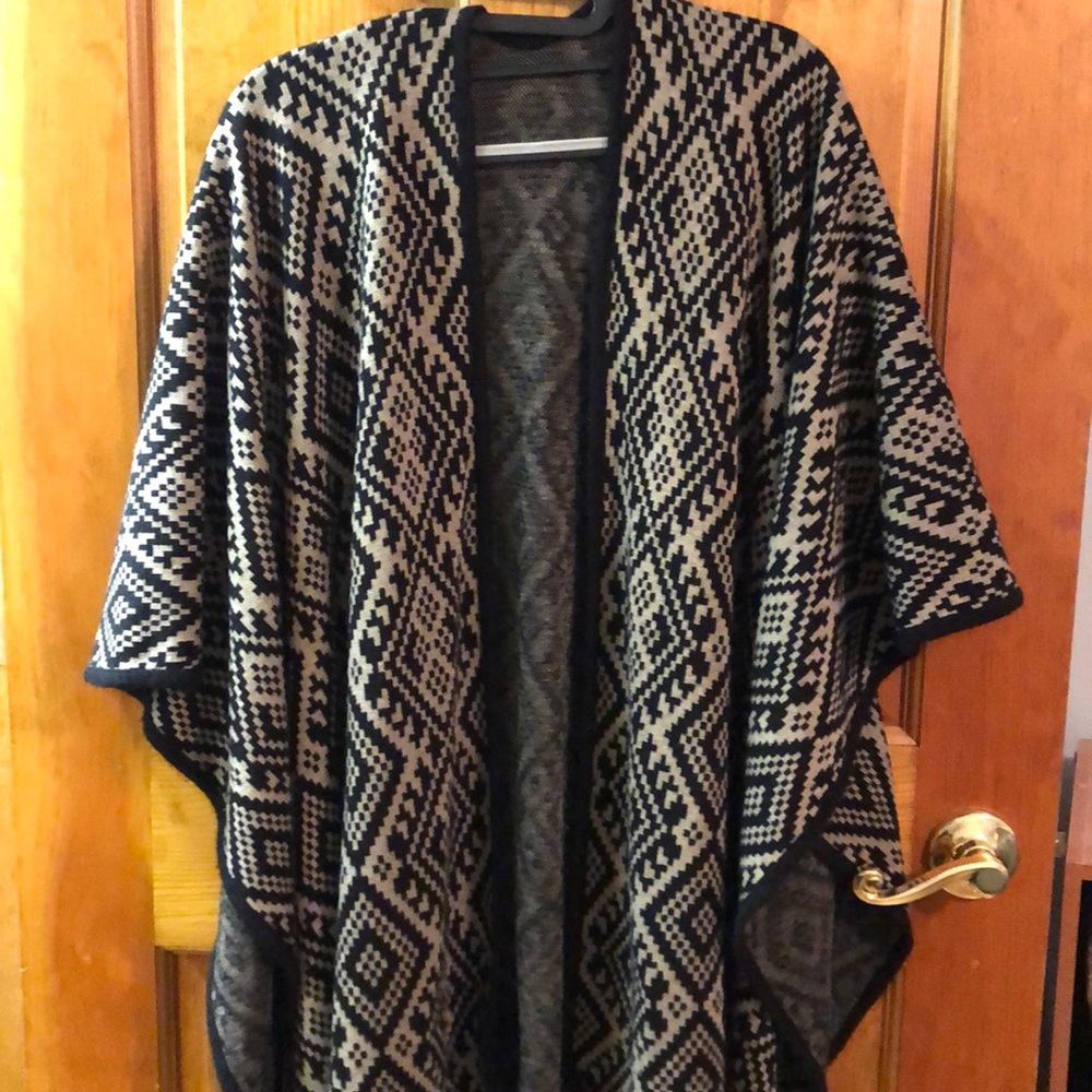 Over the shoulder Shawl